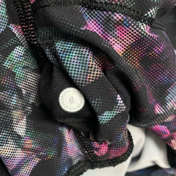 Lululemon wunder under floral leggings limited edition size 6 - Picture 5 of 6